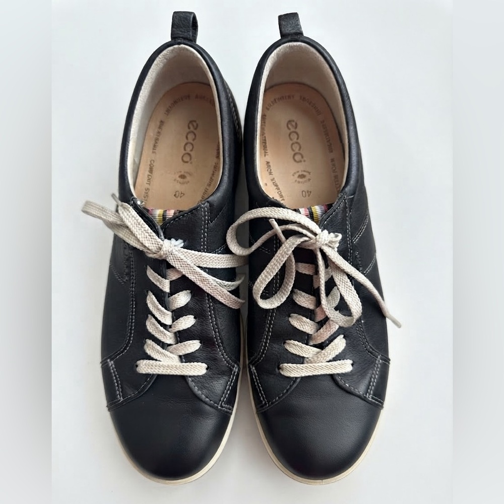ECCO Chase II Leather Low Top Tie Sneakers - Black - Size 40 (US 9/9.5)
